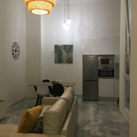 Apartamento Nuevo En Casa Tipo Palacio Cádiz Eksteriør billede